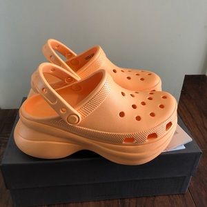 crocs orange platform